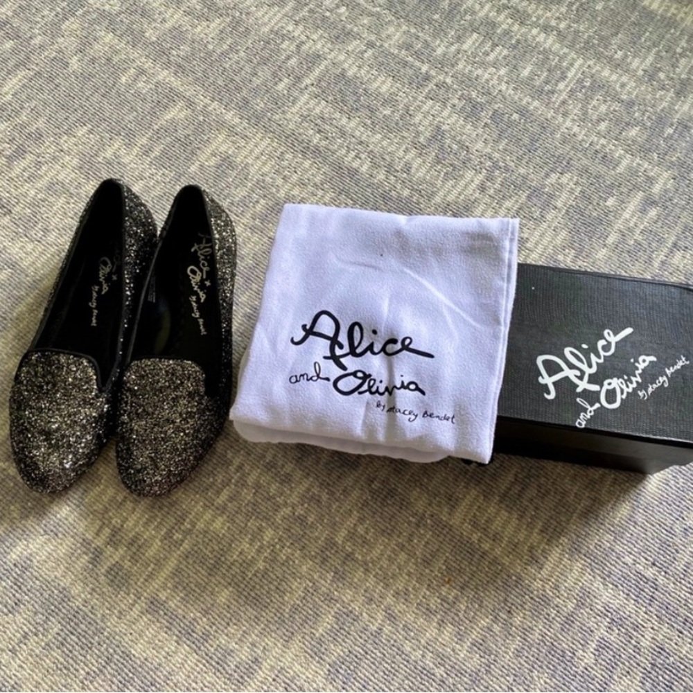 Alice and Olivia sparkly loafers! 🍾🥂